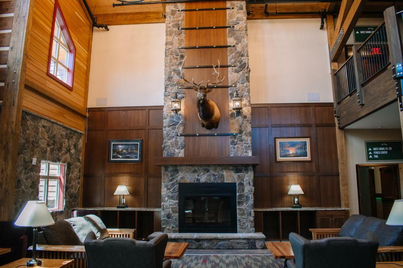 The Lodge At Mauston Exterior foto